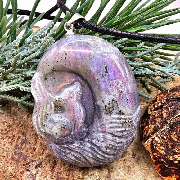 Nature Labradorite Carved Flashy Nine Tails fox & Moon Pendant Necklace - Picture 1 of 10